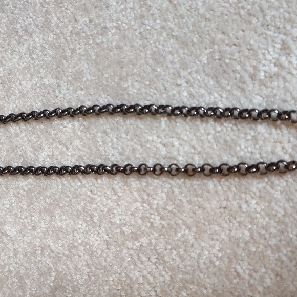 Pretty Necklace - Picture 3 of 5